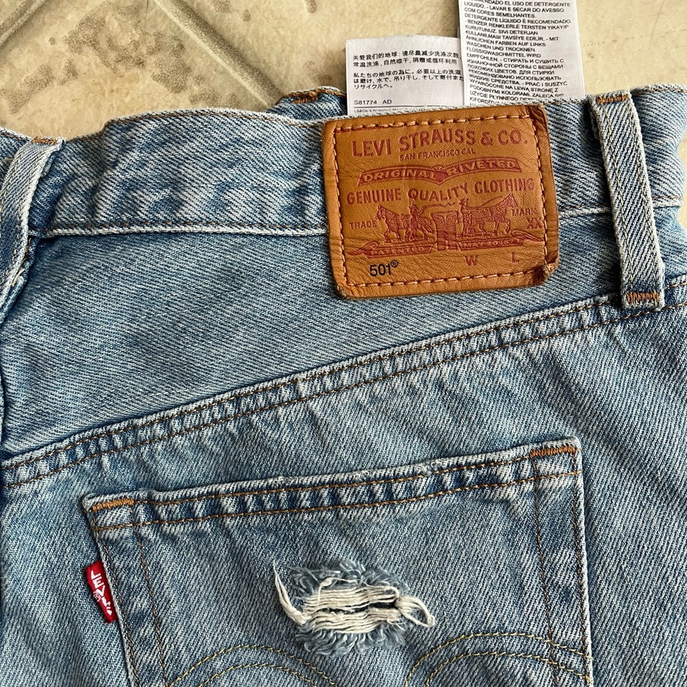 Levi 501 denim ripped shorts